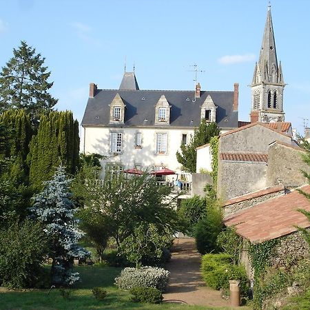 Le Petit Chateau - Tiffauges Proche Puy Dufou Exteriör bild