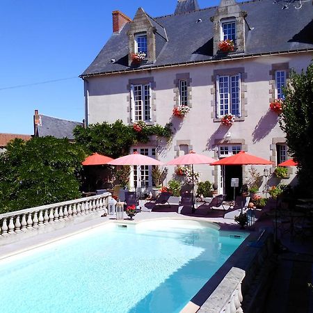 Le Petit Chateau - Tiffauges Proche Puy Dufou Exteriör bild