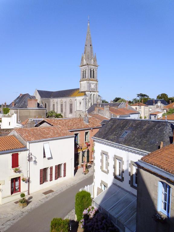 Le Petit Chateau - Tiffauges Proche Puy Dufou Exteriör bild