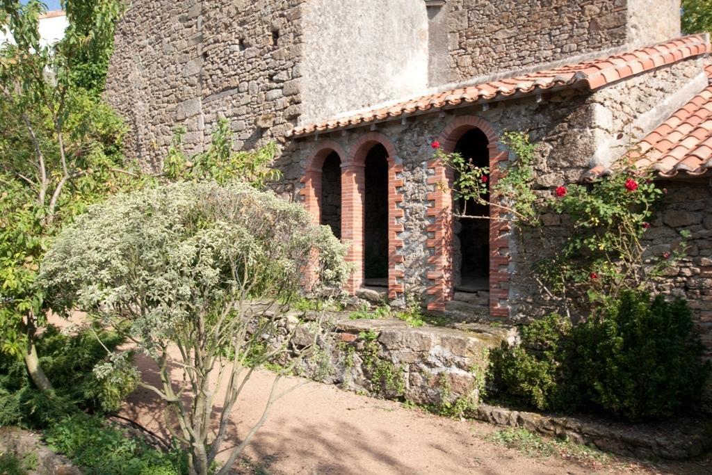 Le Petit Chateau - Tiffauges Proche Puy Dufou Exteriör bild